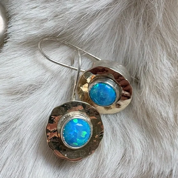Hand Crafted Opals Set in Silver Pendant, Earrings & Smaller Studs - Picture 2 of 11